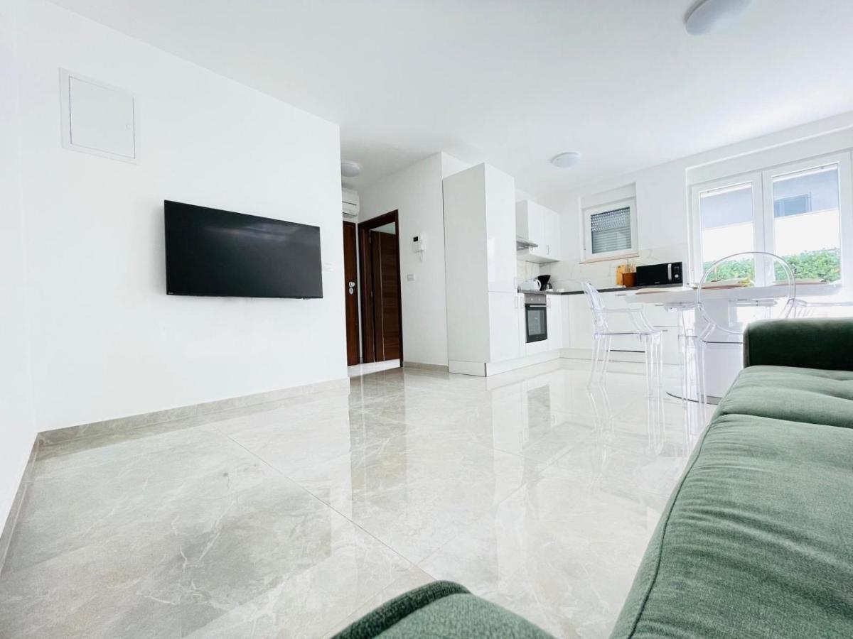 Seascape Apartment